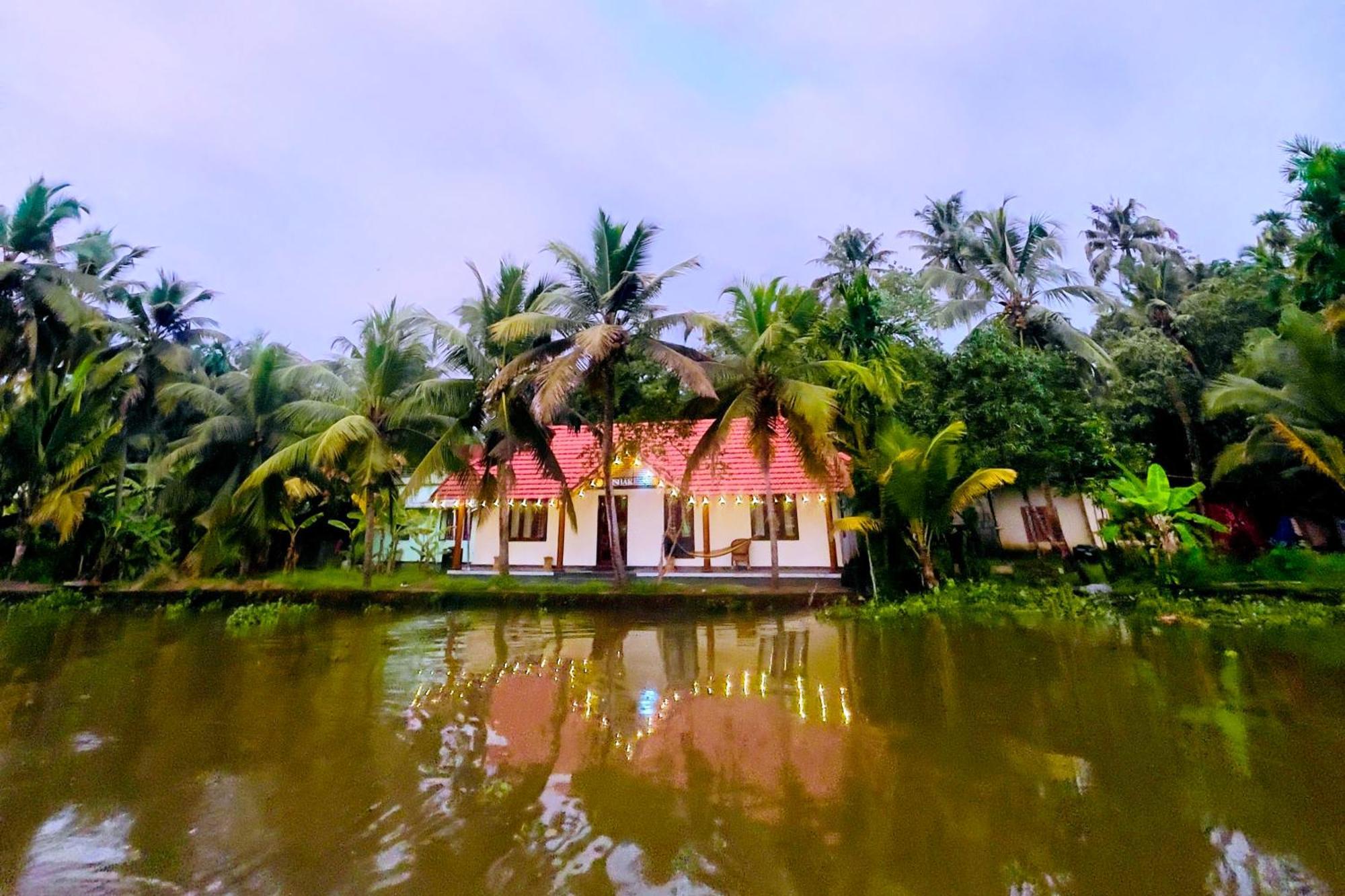 Tulsi Kayal Retreat Apartman Champakulam Kültér fotó