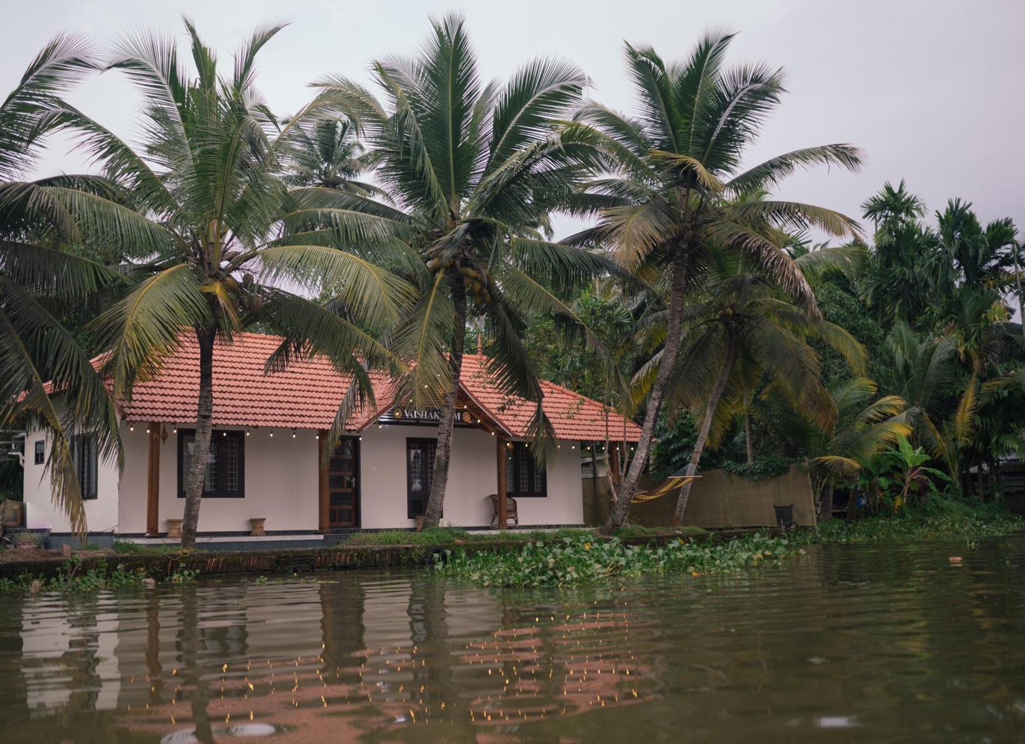 Tulsi Kayal Retreat Apartman Champakulam Kültér fotó
