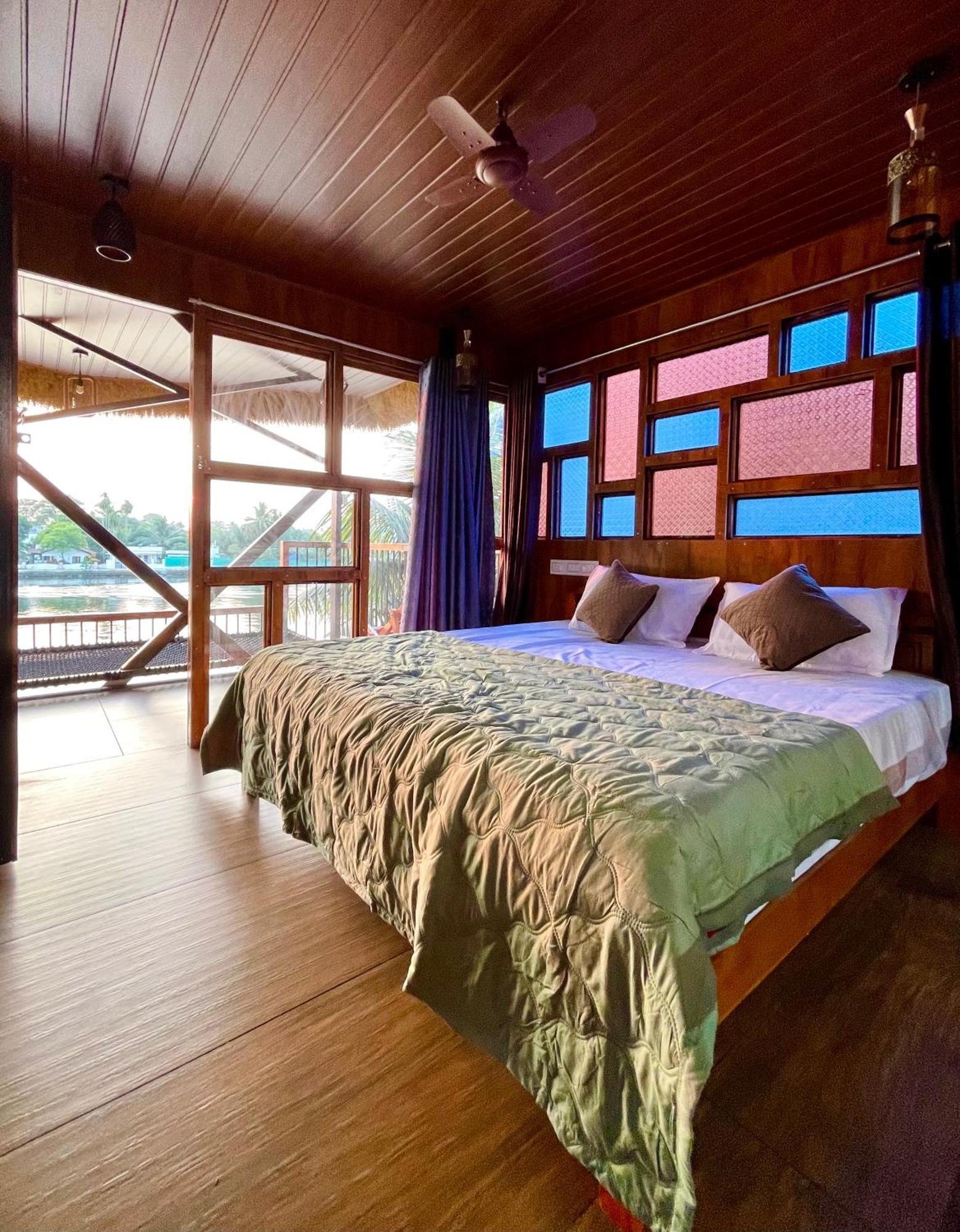 Tulsi Kayal Retreat Apartman Champakulam Kültér fotó
