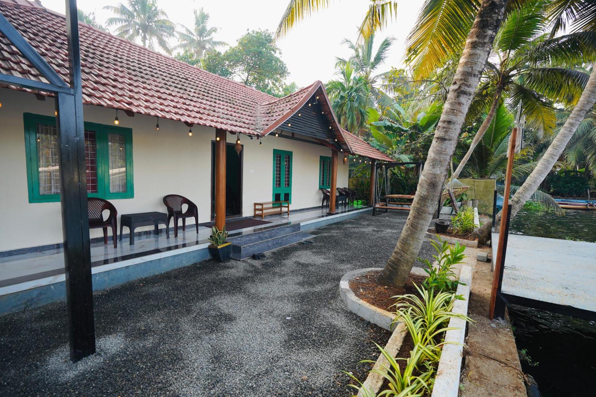 Tulsi Kayal Retreat Apartman Champakulam Kültér fotó