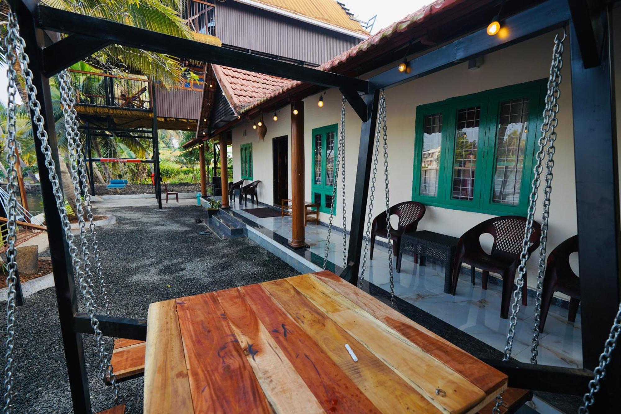Tulsi Kayal Retreat Apartman Champakulam Kültér fotó